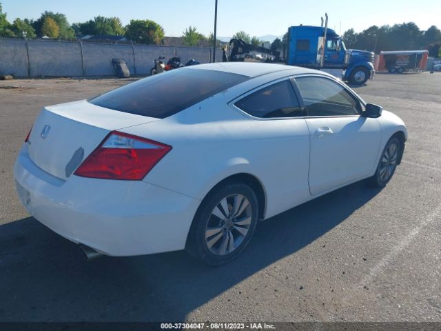 Photo 3 VIN: 1HGCS1B72AA004152 - HONDA ACCORD 