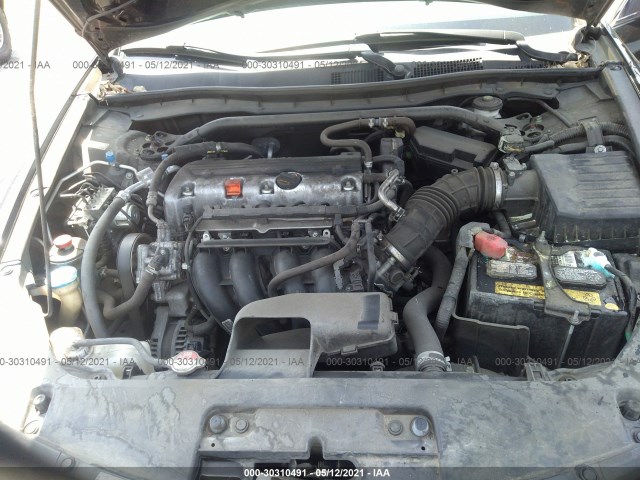 Photo 9 VIN: 1HGCS1B72CA000301 - HONDA ACCORD CPE 