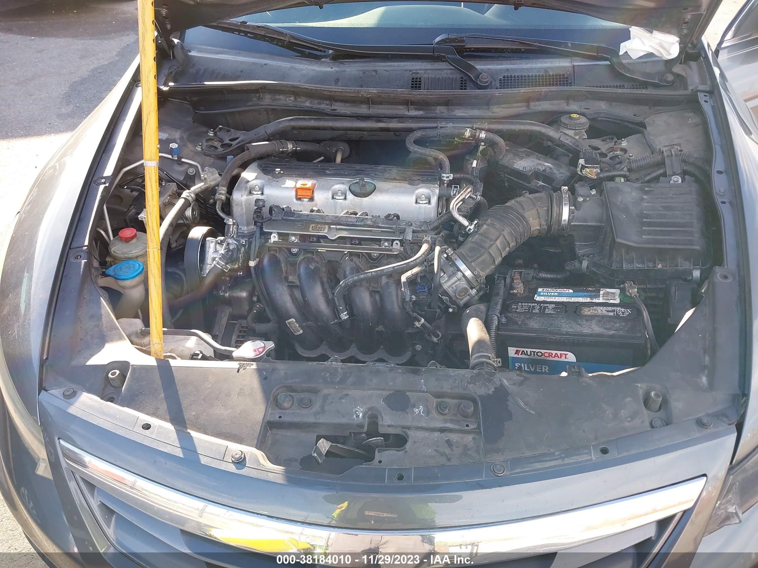 Photo 9 VIN: 1HGCS1B73BA010009 - HONDA ACCORD 