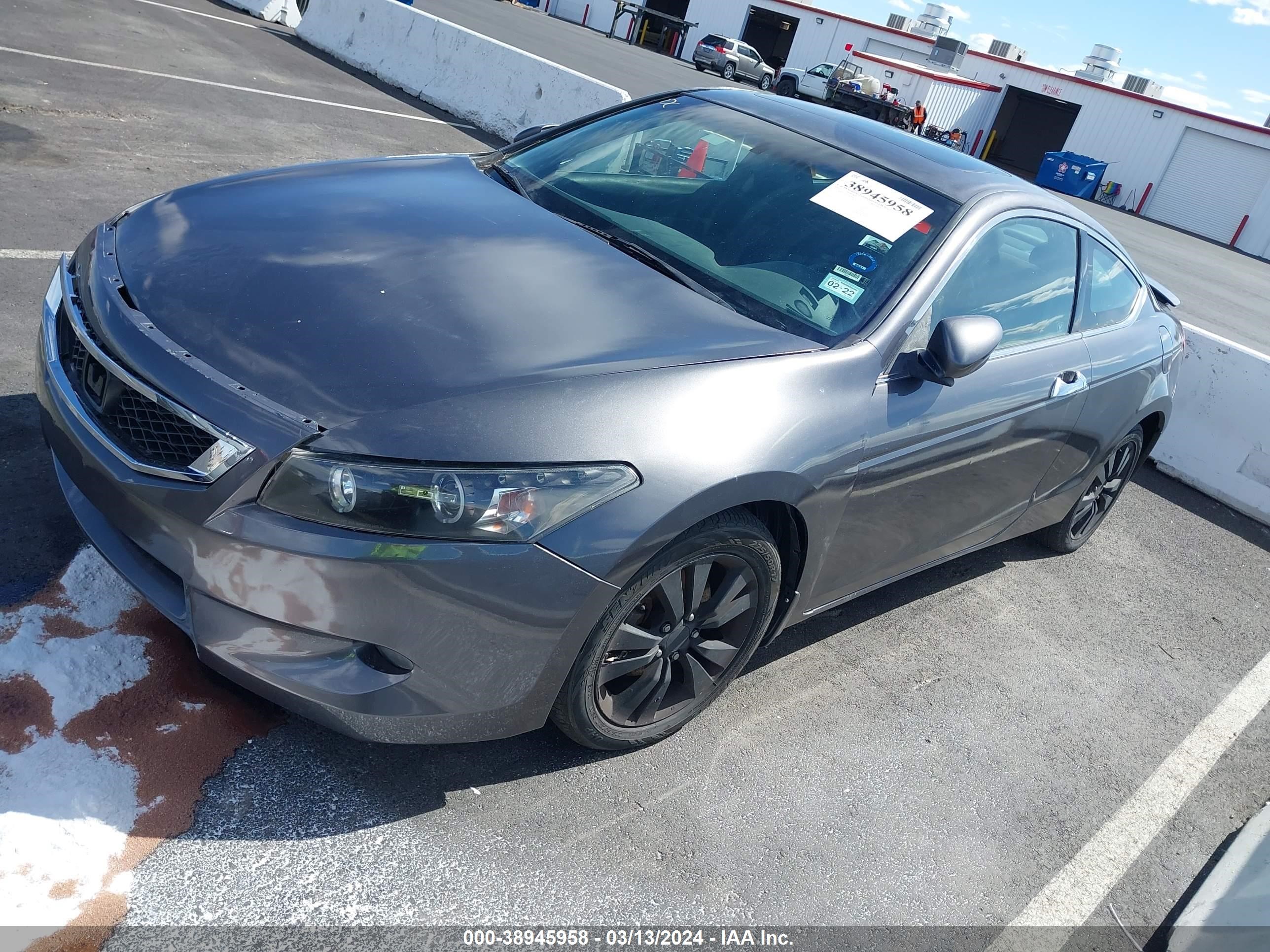 Photo 1 VIN: 1HGCS1B75AA020085 - HONDA ACCORD 