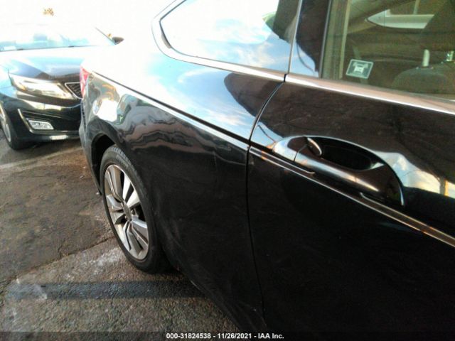 Photo 5 VIN: 1HGCS1B75CA013057 - HONDA ACCORD CPE 