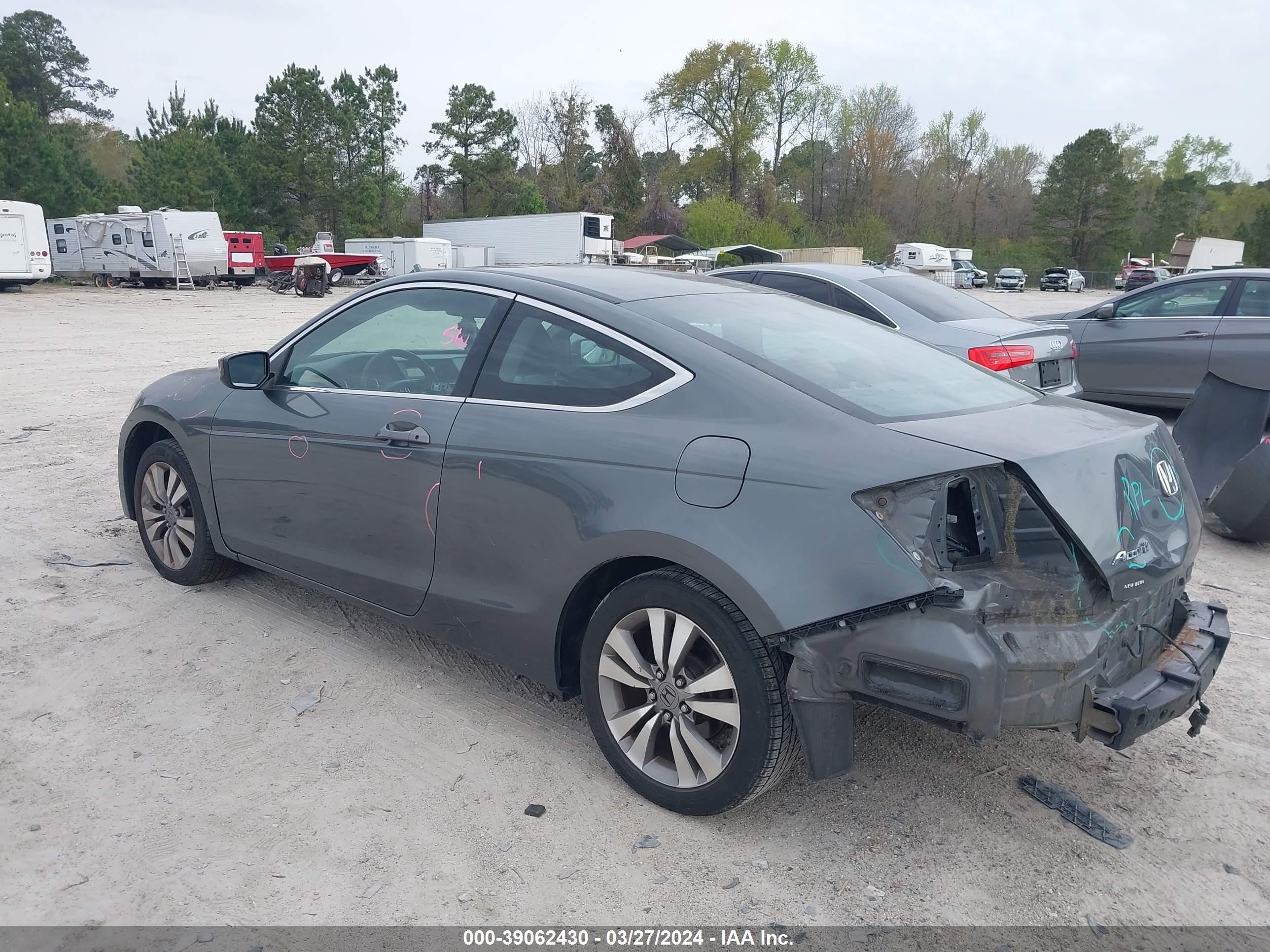 Photo 2 VIN: 1HGCS1B76AA021231 - HONDA ACCORD 