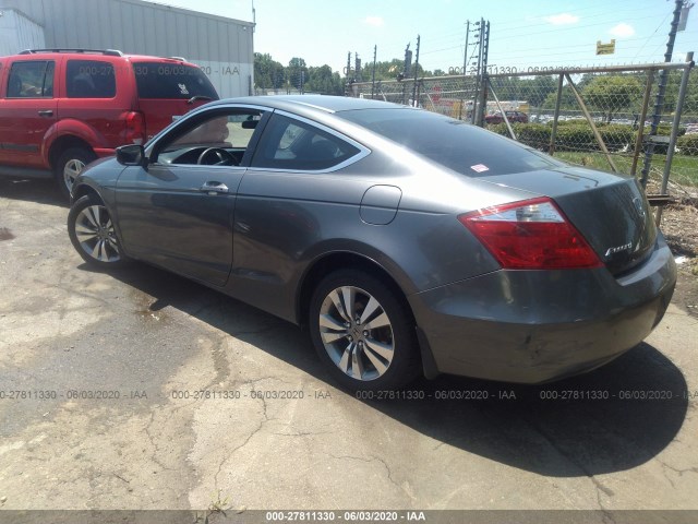 Photo 2 VIN: 1HGCS1B77AA020833 - HONDA ACCORD CPE 