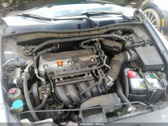 Photo 9 VIN: 1HGCS1B79AA001281 - HONDA ACCORD CPE 