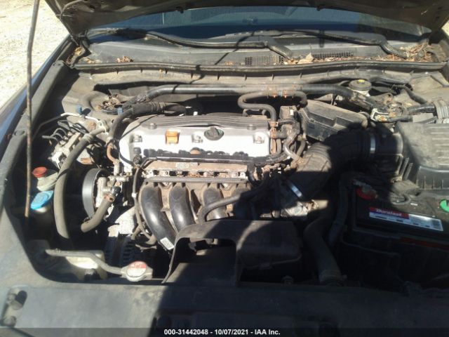 Photo 9 VIN: 1HGCS1B79AA008215 - HONDA ACCORD CPE 