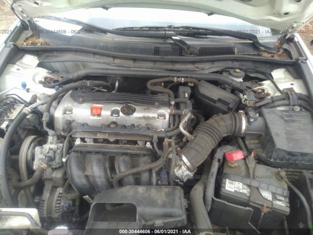 Photo 9 VIN: 1HGCS1B79CA022702 - HONDA ACCORD CPE 