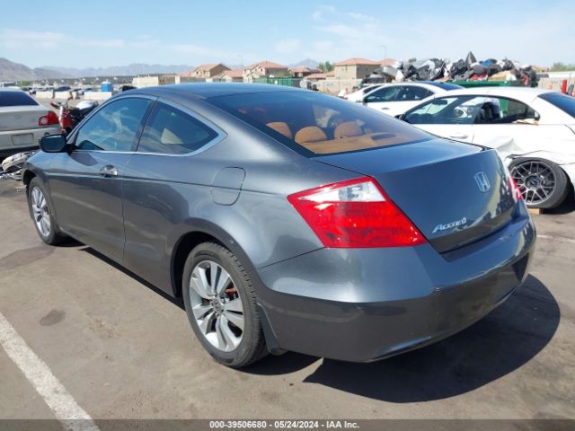 Photo 2 VIN: 1HGCS1B7XAA013181 - HONDA ACCORD 