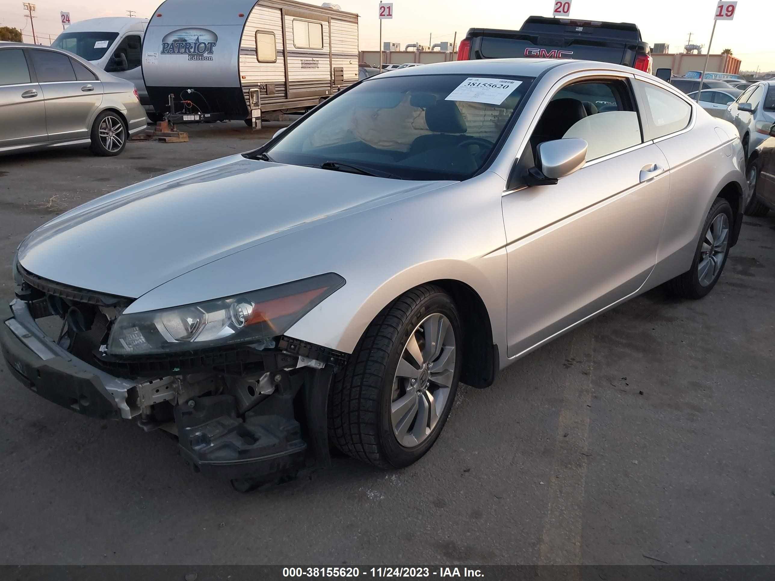 Photo 1 VIN: 1HGCS1B80AA011528 - HONDA ACCORD 