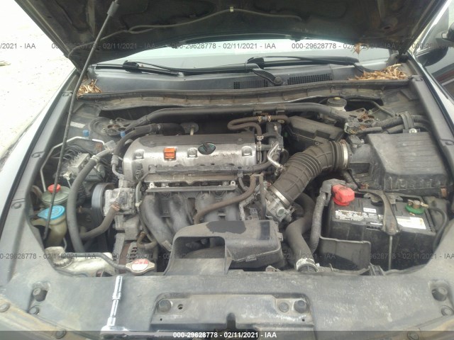 Photo 9 VIN: 1HGCS1B81AA007729 - HONDA ACCORD CPE 