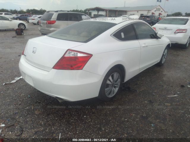 Photo 3 VIN: 1HGCS1B82AA000577 - HONDA ACCORD CPE 