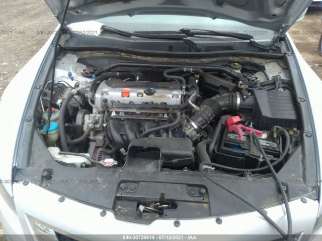 Photo 9 VIN: 1HGCS1B82AA008405 - HONDA ACCORD CPE 