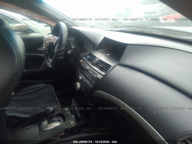 Photo 4 VIN: 1HGCS1B82AA008839 - HONDA ACCORD CPE 