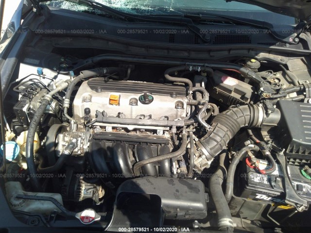 Photo 9 VIN: 1HGCS1B82AA009487 - HONDA ACCORD CPE 