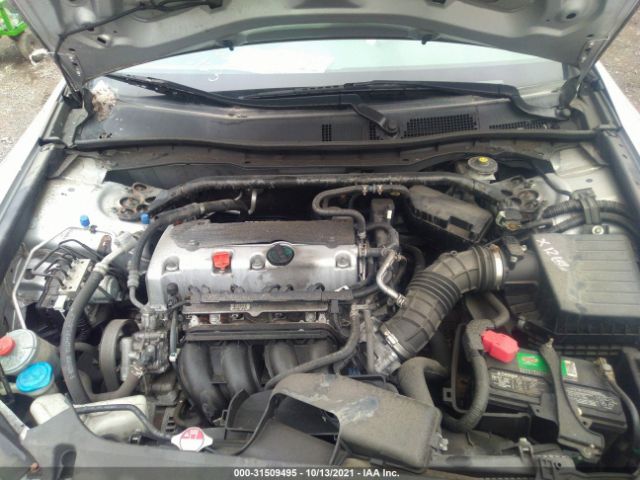 Photo 9 VIN: 1HGCS1B82AA012860 - HONDA ACCORD CPE 