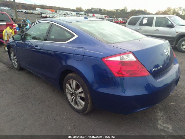 Photo 2 VIN: 1HGCS1B82AA020845 - HONDA ACCORD CPE 