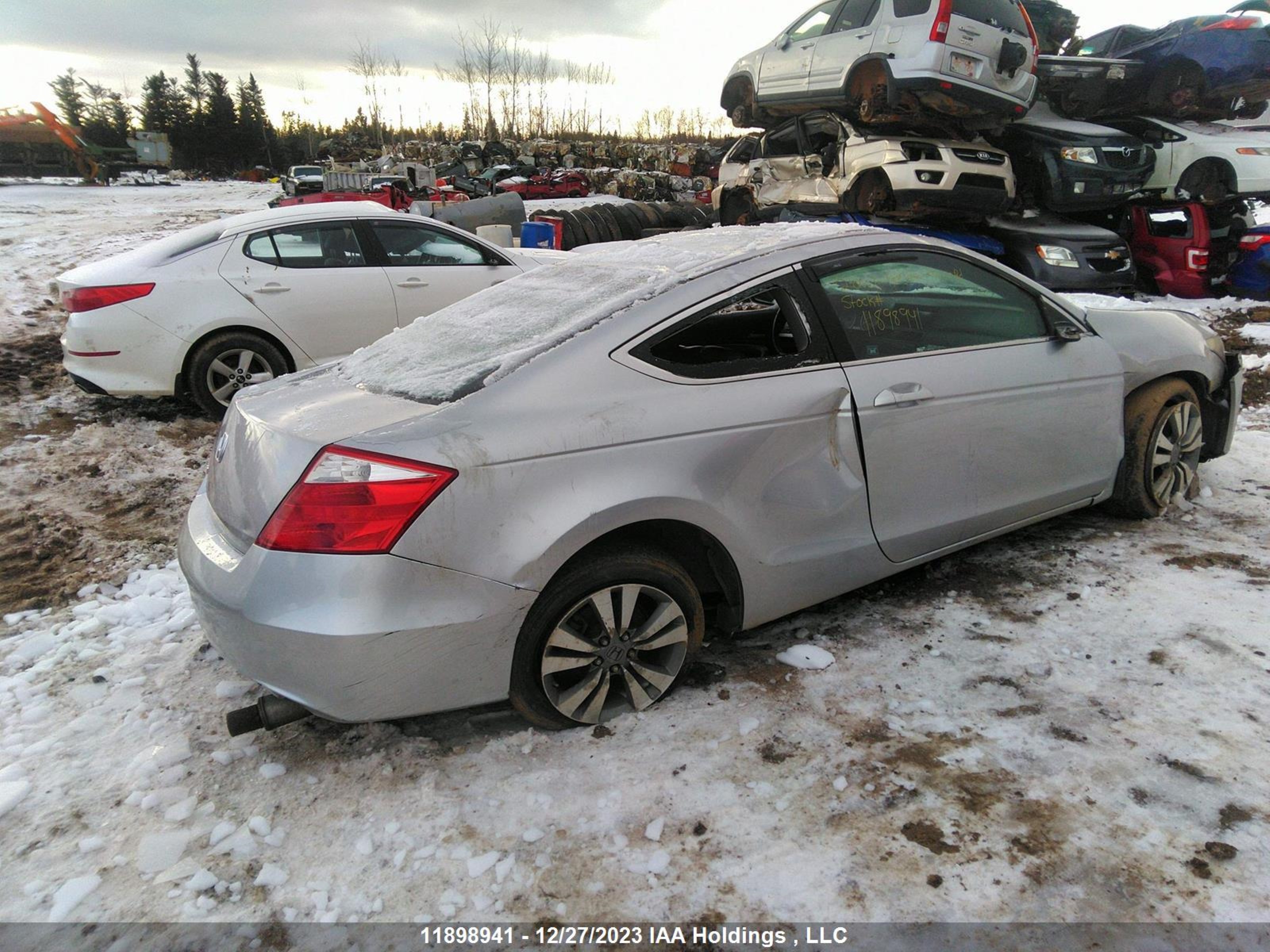 Photo 3 VIN: 1HGCS1B83AA801129 - HONDA ACCORD 