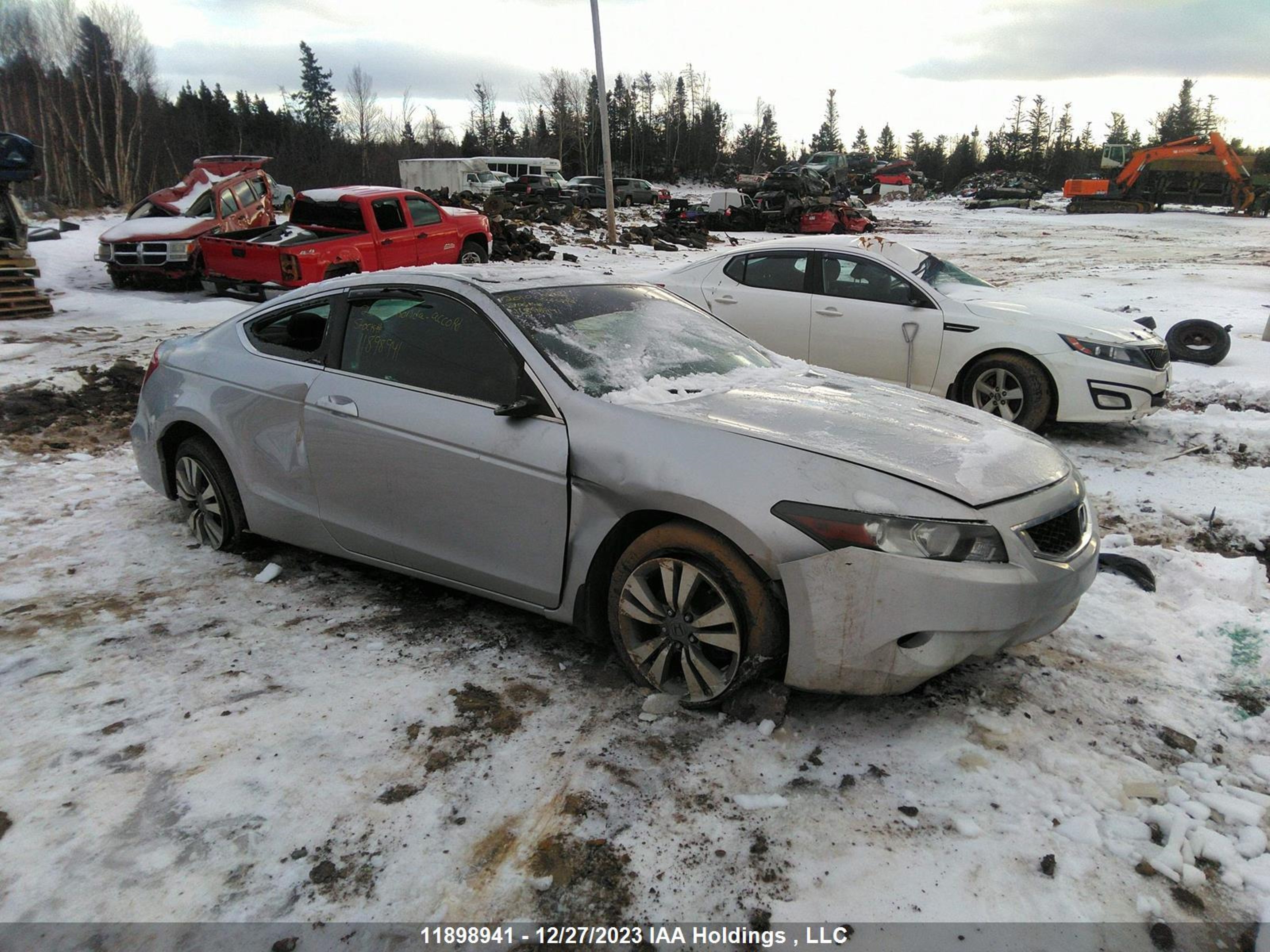 Photo 5 VIN: 1HGCS1B83AA801129 - HONDA ACCORD 