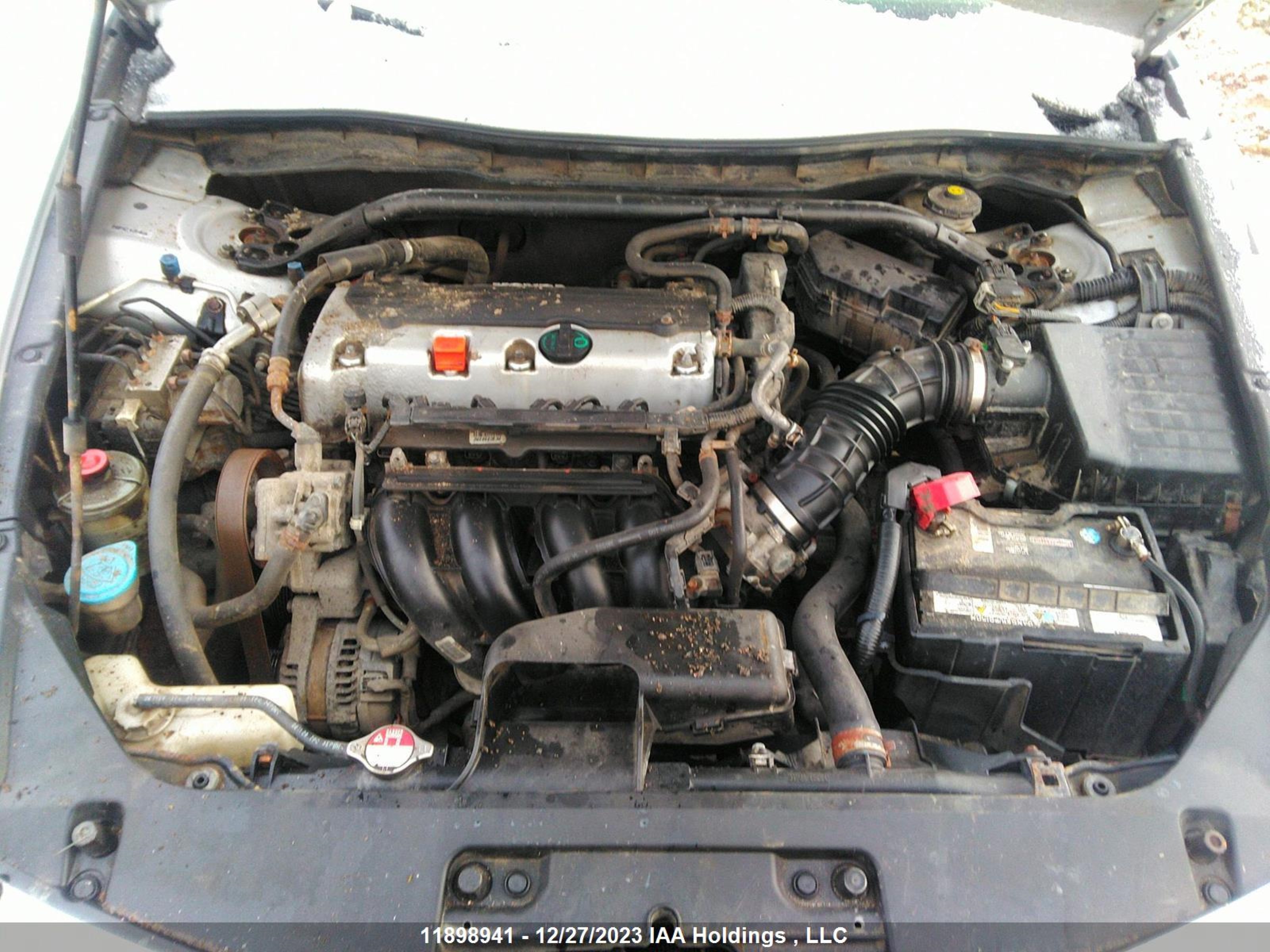 Photo 9 VIN: 1HGCS1B83AA801129 - HONDA ACCORD 