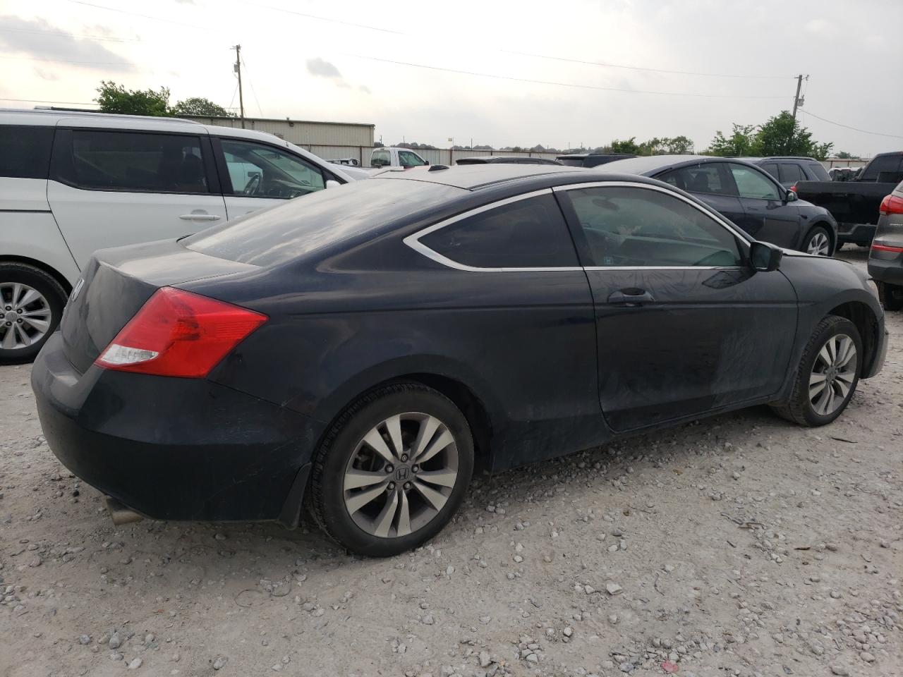 Photo 2 VIN: 1HGCS1B83CA016399 - HONDA ACCORD 