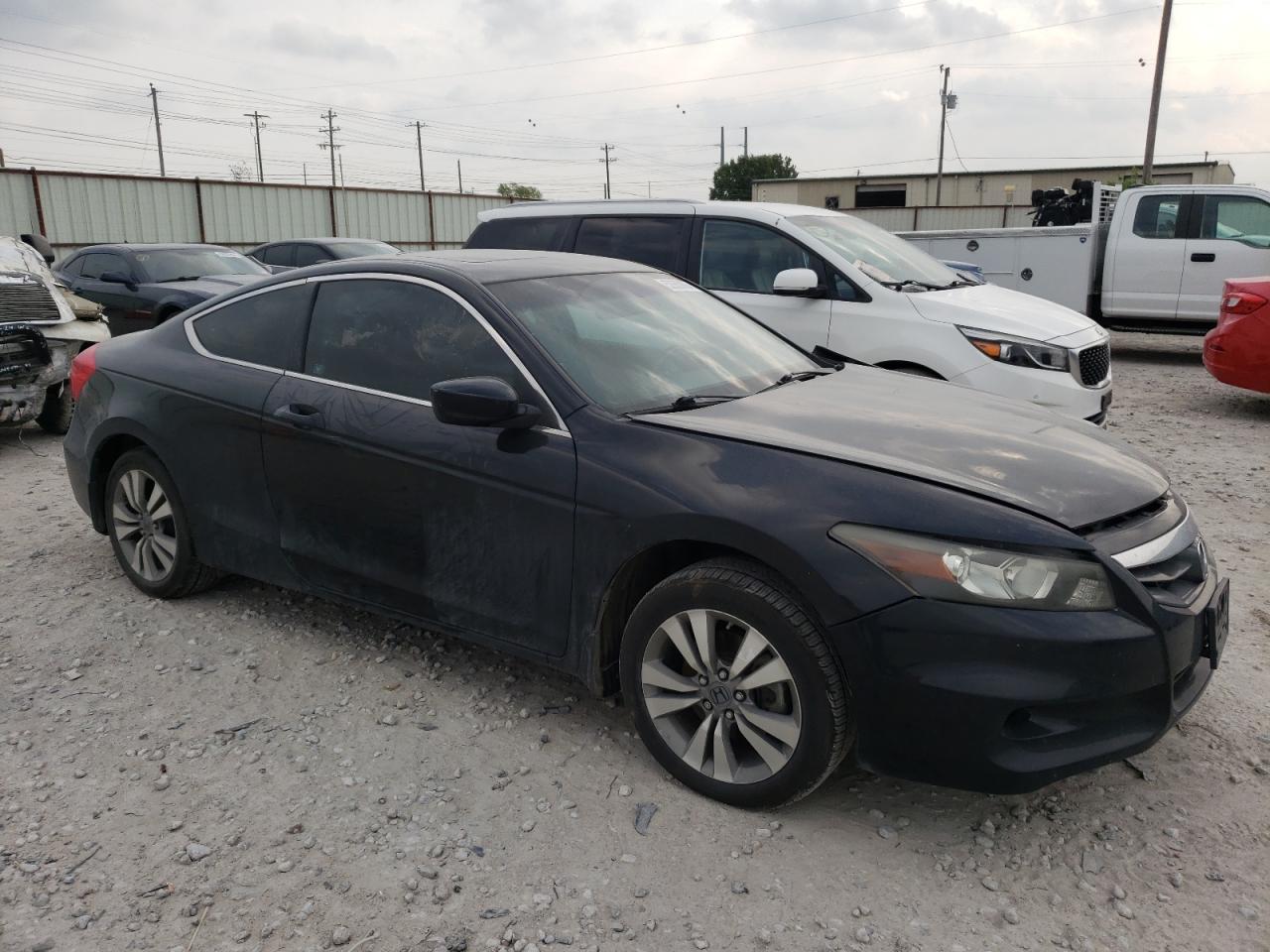 Photo 3 VIN: 1HGCS1B83CA016399 - HONDA ACCORD 