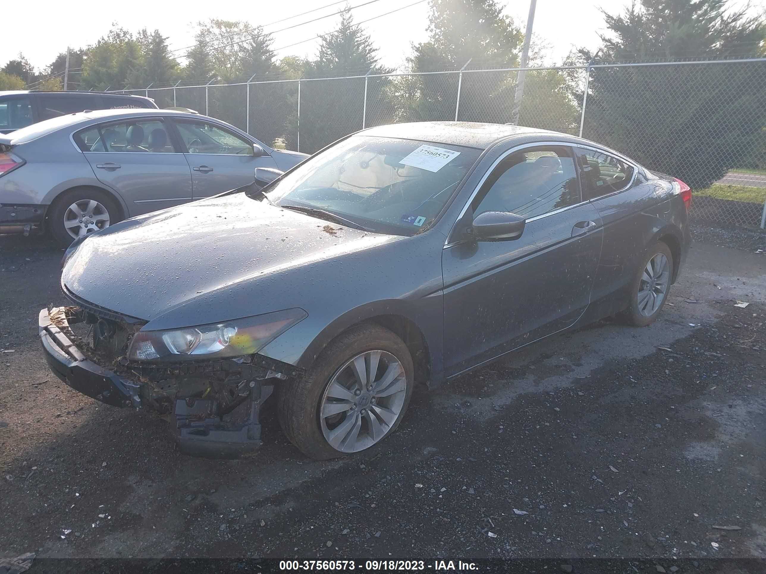 Photo 1 VIN: 1HGCS1B84BA011355 - HONDA ACCORD 