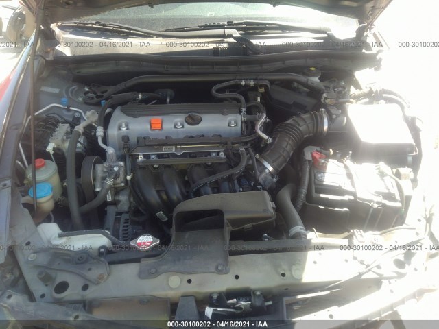 Photo 9 VIN: 1HGCS1B84BA015129 - HONDA ACCORD CPE 