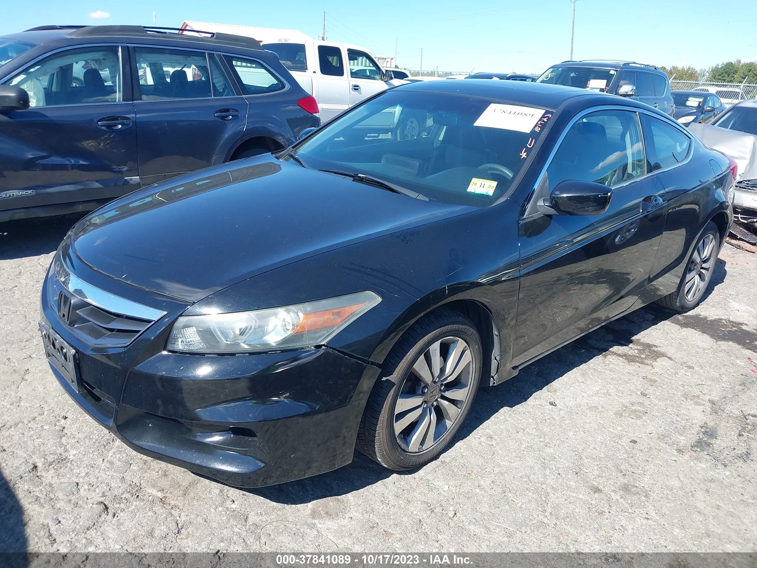 Photo 1 VIN: 1HGCS1B84CA000583 - HONDA ACCORD 