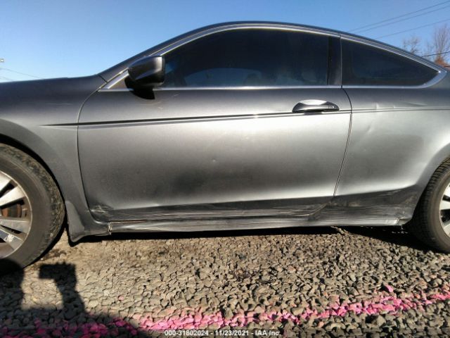 Photo 5 VIN: 1HGCS1B86AA008617 - HONDA ACCORD CPE 