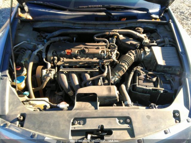 Photo 9 VIN: 1HGCS1B86AA008617 - HONDA ACCORD CPE 