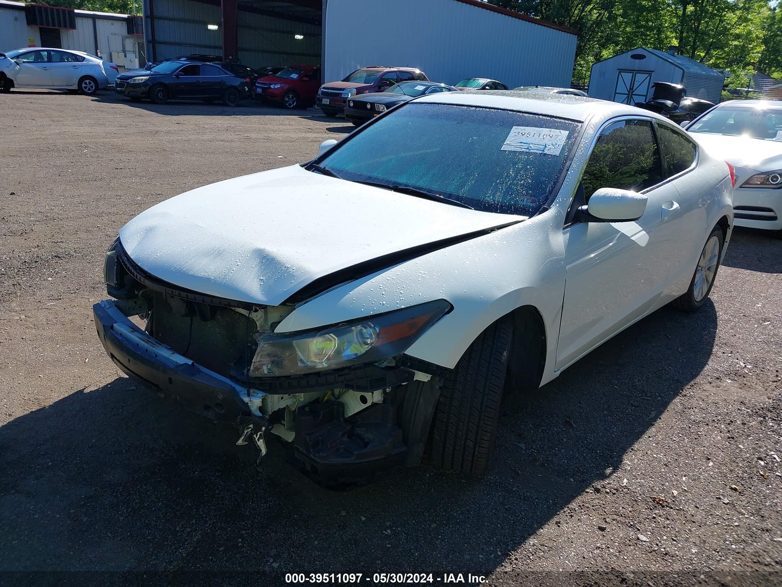 Photo 1 VIN: 1HGCS1B87CA005311 - HONDA ACCORD 