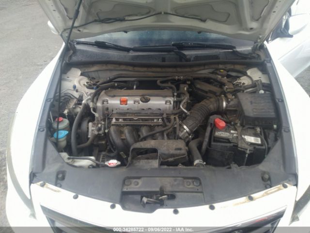 Photo 9 VIN: 1HGCS1B88CA014437 - HONDA ACCORD CPE 