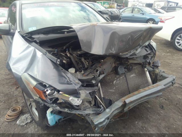 Photo 5 VIN: 1HGCS1B89AA001743 - HONDA ACCORD CPE 