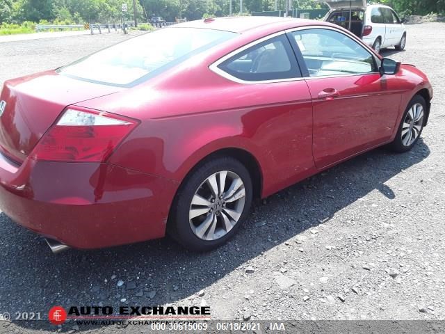 Photo 4 VIN: 1HGCS1B89AA013777 - HONDA ACCORD CPE 