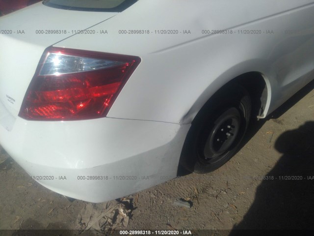 Photo 5 VIN: 1HGCS1B89AA020101 - HONDA ACCORD CPE 