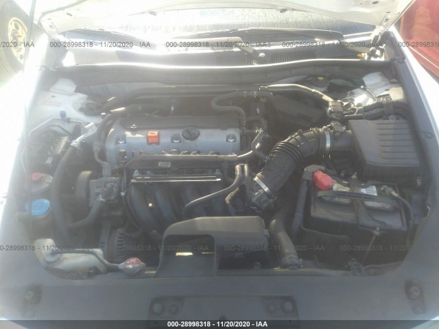 Photo 9 VIN: 1HGCS1B89AA020101 - HONDA ACCORD CPE 