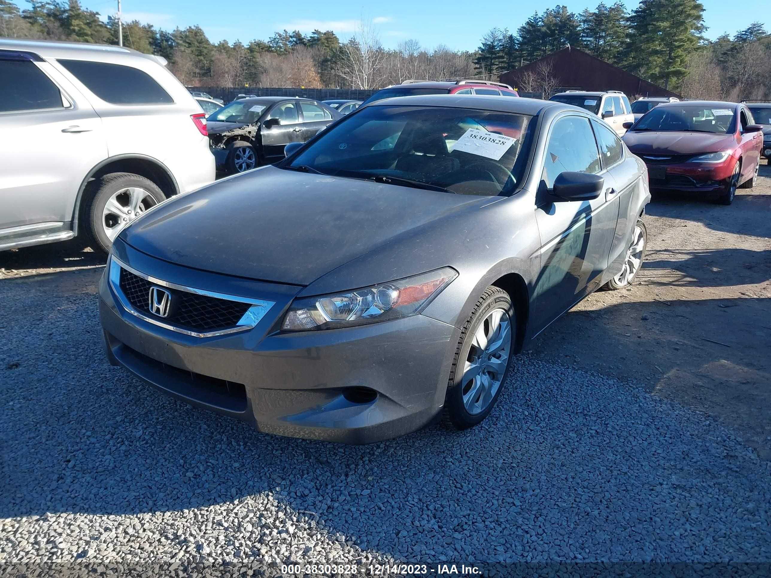 Photo 1 VIN: 1HGCS1B8XAA002920 - HONDA ACCORD 