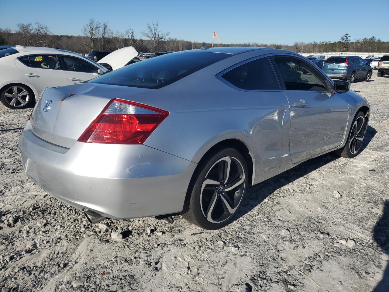 Photo 2 VIN: 1HGCS1B8XAA012721 - HONDA ACCORD 