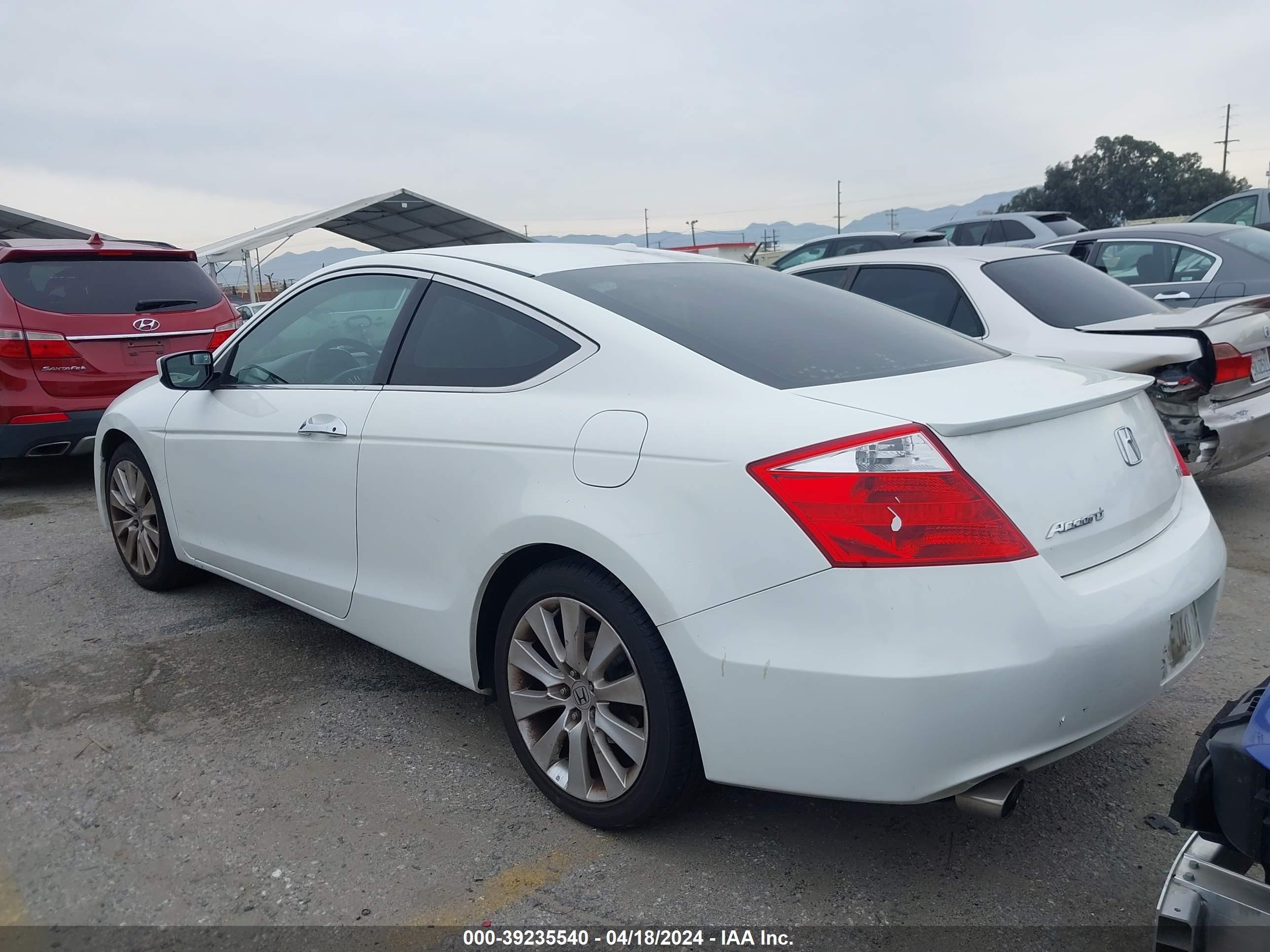 Photo 2 VIN: 1HGCS21899A001745 - HONDA ACCORD 