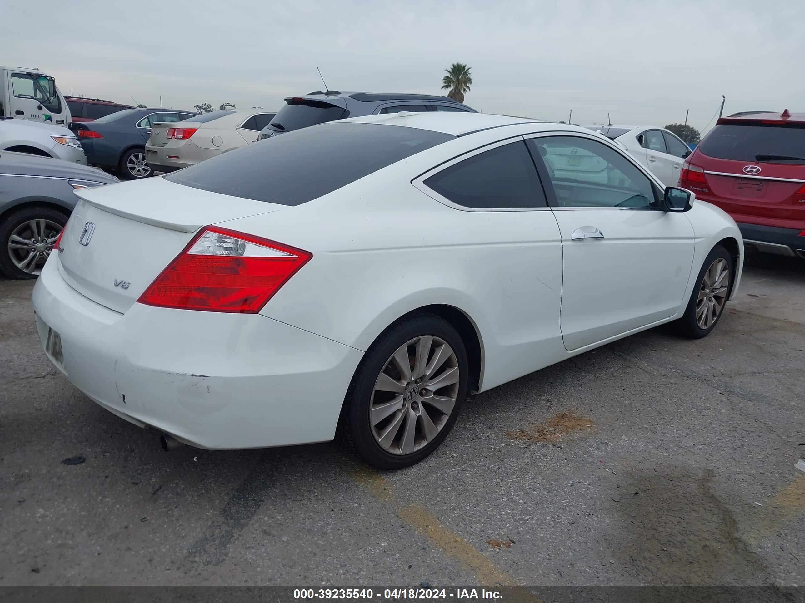 Photo 3 VIN: 1HGCS21899A001745 - HONDA ACCORD 