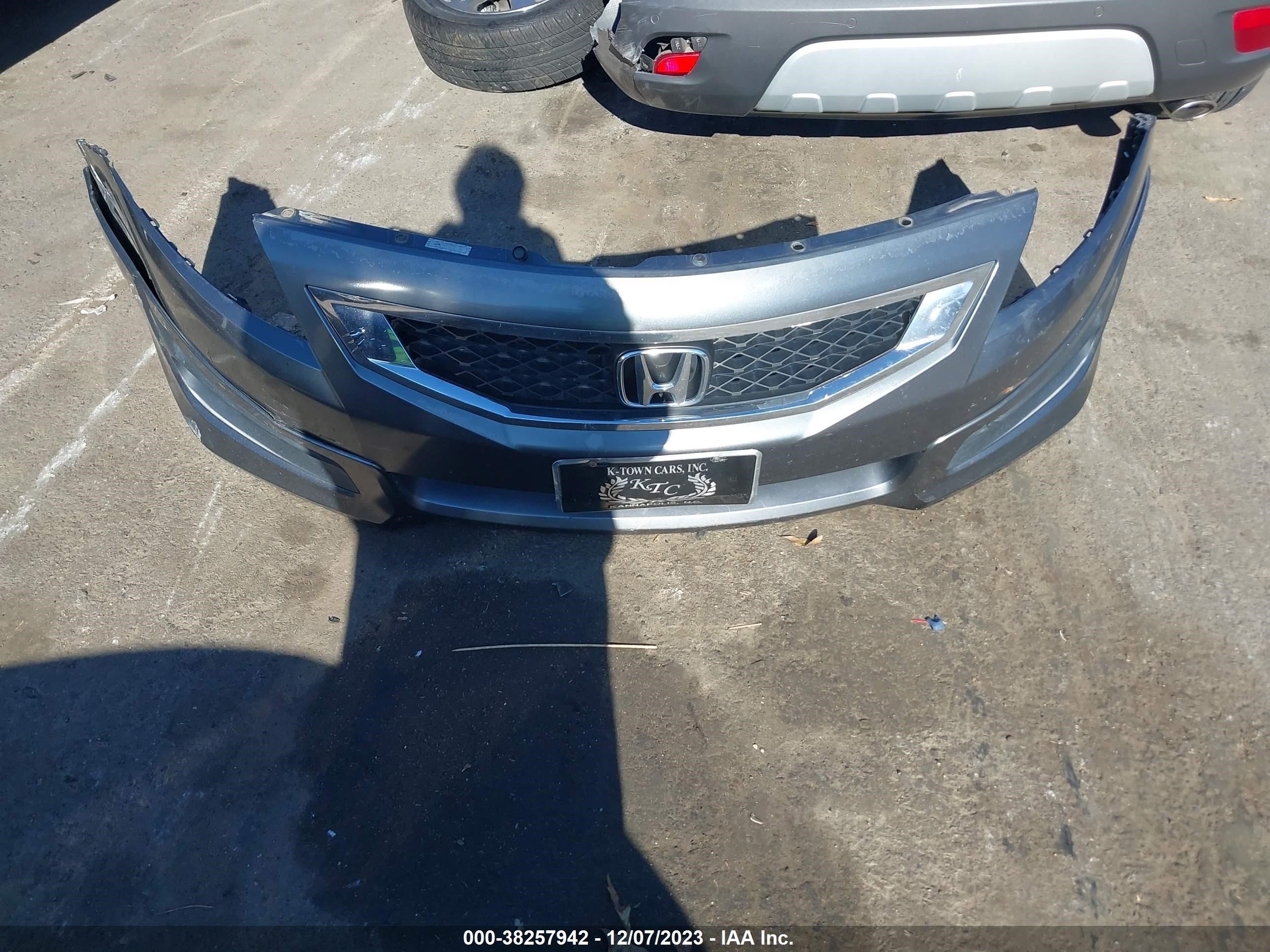 Photo 11 VIN: 1HGCS22809A003897 - HONDA ACCORD 