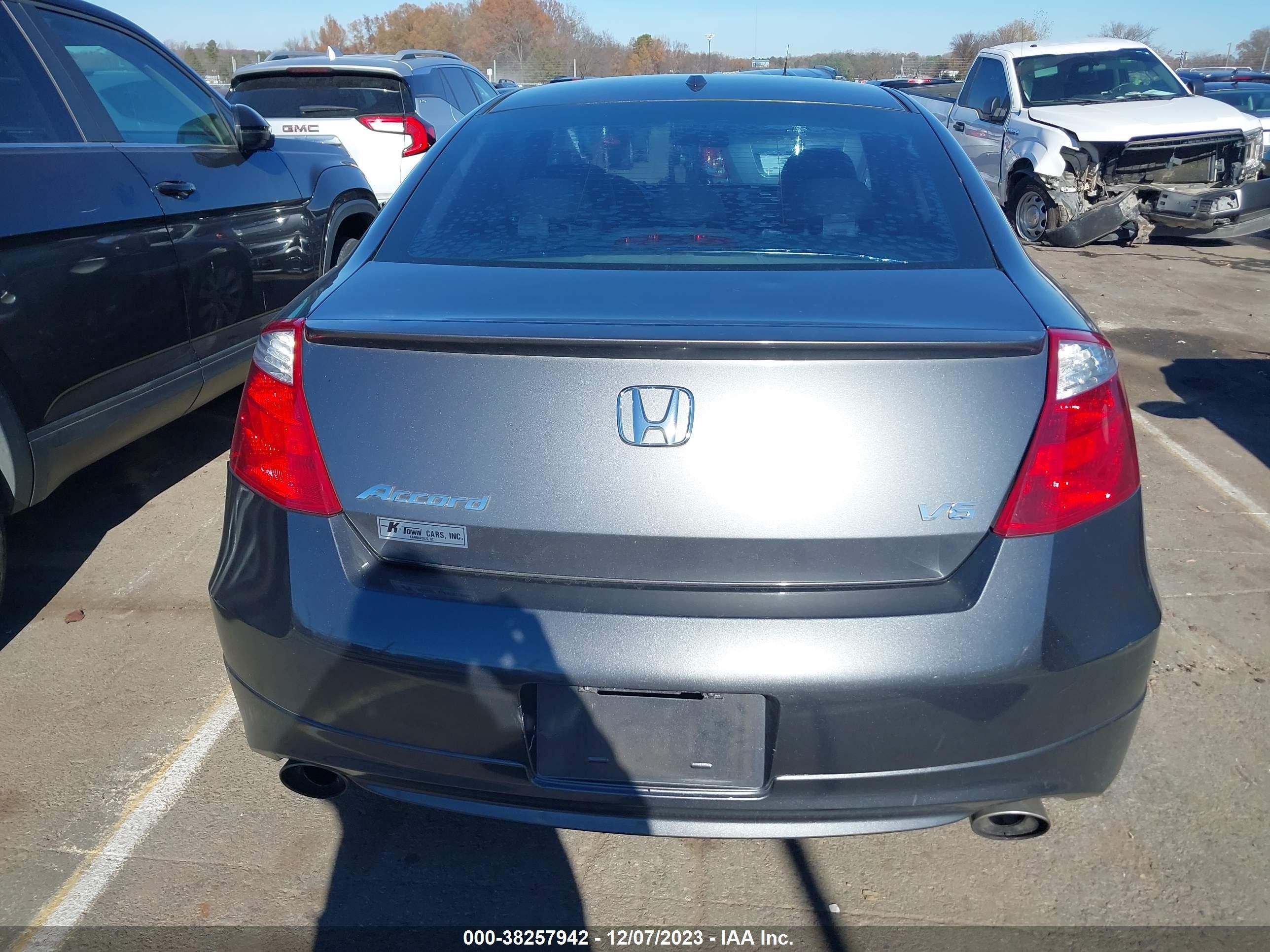 Photo 16 VIN: 1HGCS22809A003897 - HONDA ACCORD 