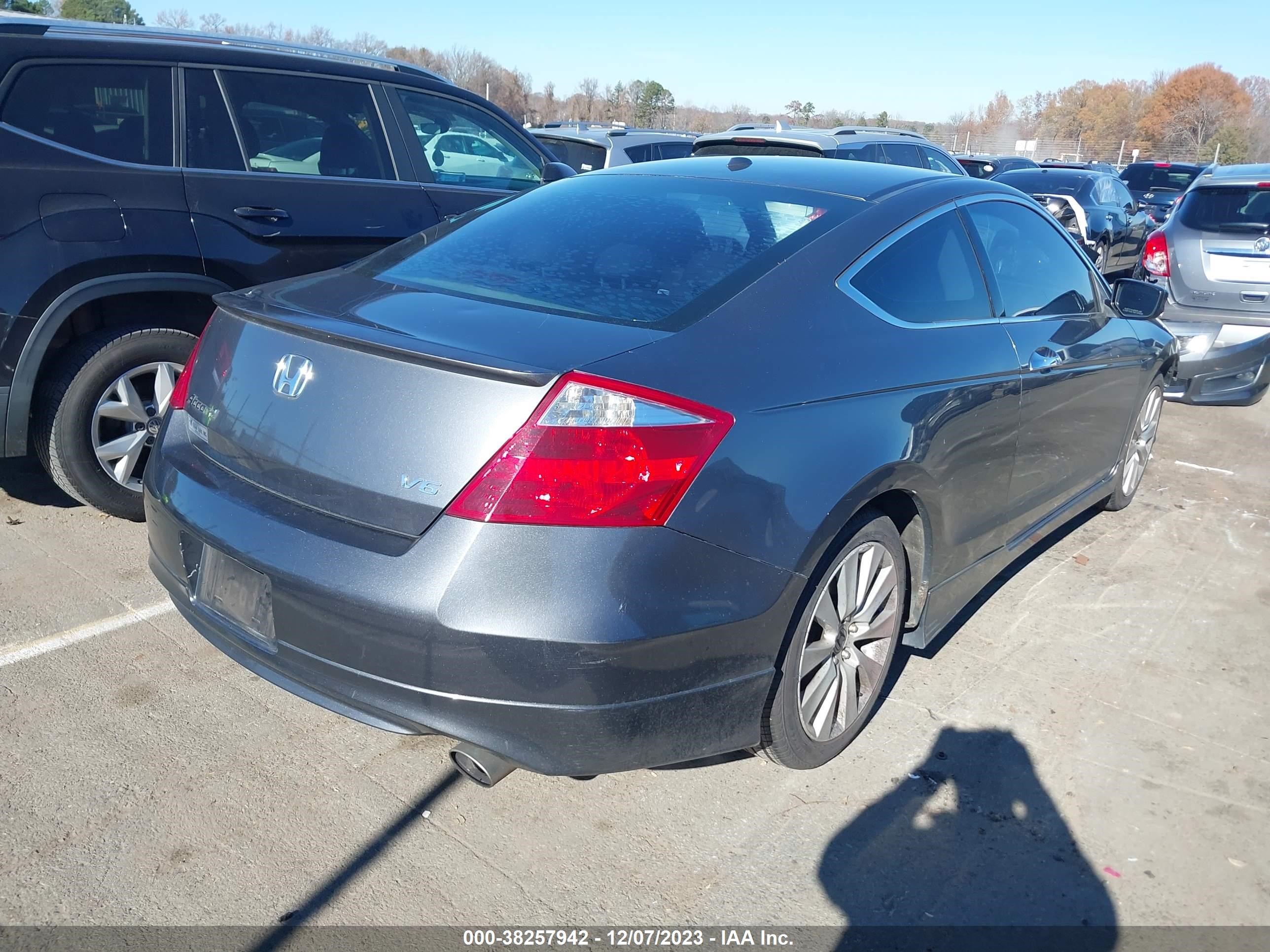 Photo 3 VIN: 1HGCS22809A003897 - HONDA ACCORD 