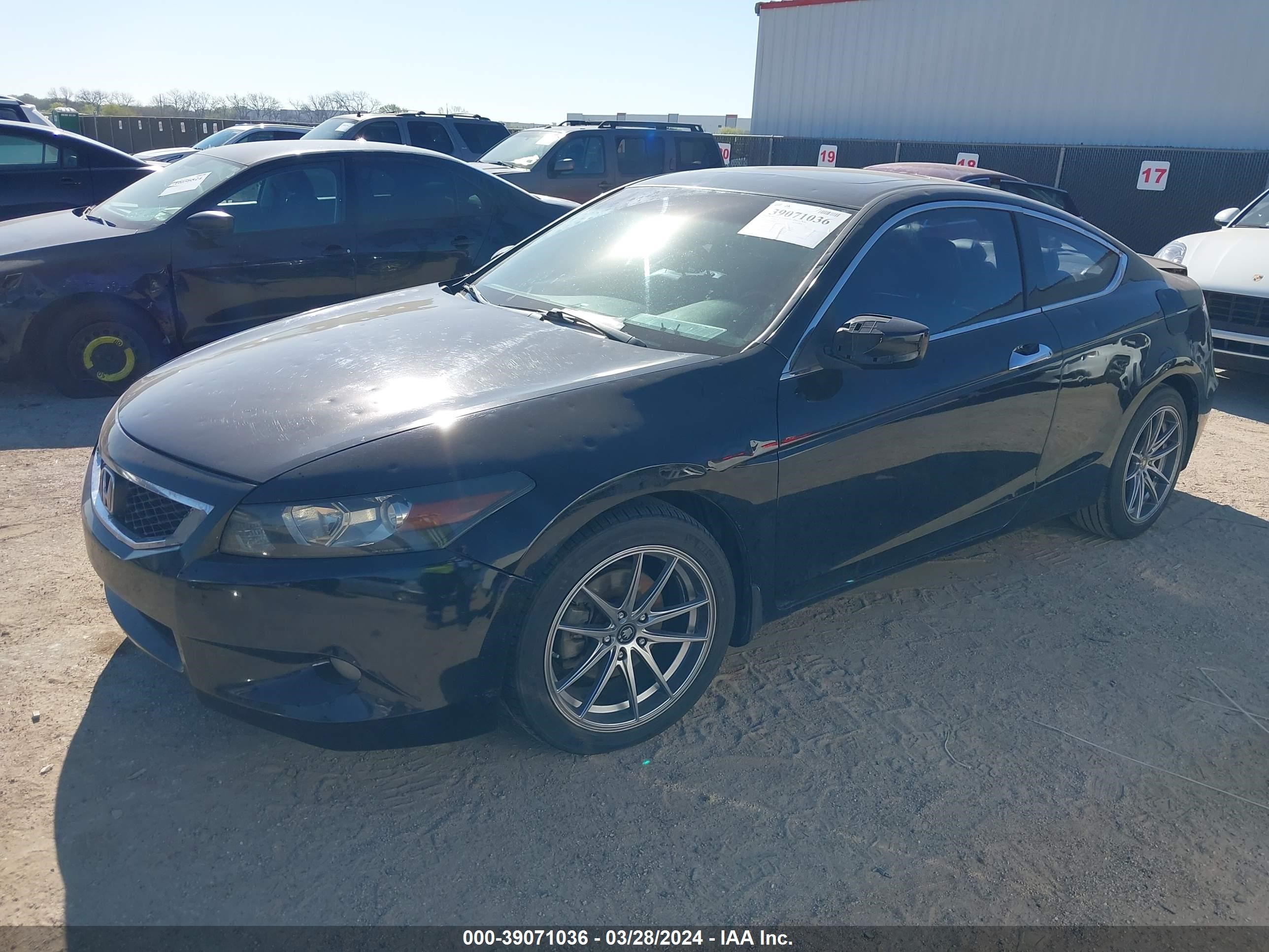 Photo 1 VIN: 1HGCS22818A004636 - HONDA ACCORD 