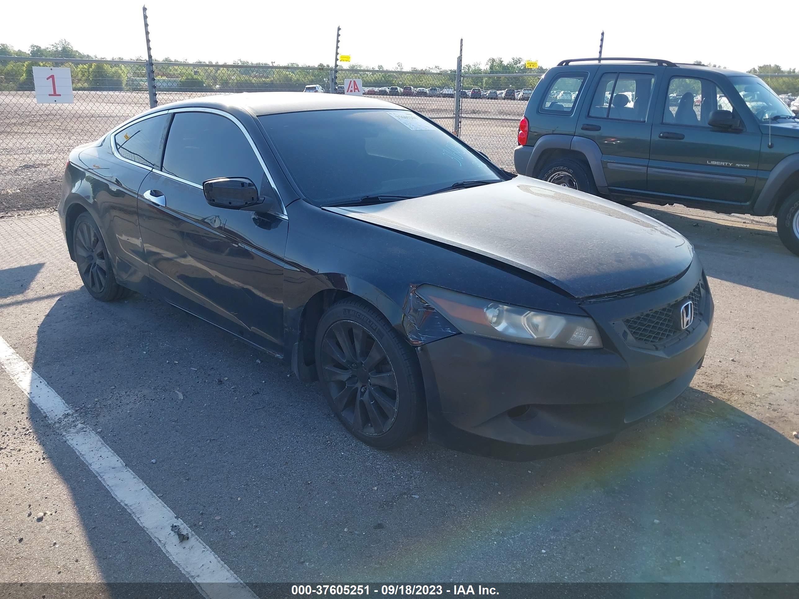 Photo 1 VIN: 1HGCS22819A006050 - HONDA ACCORD 