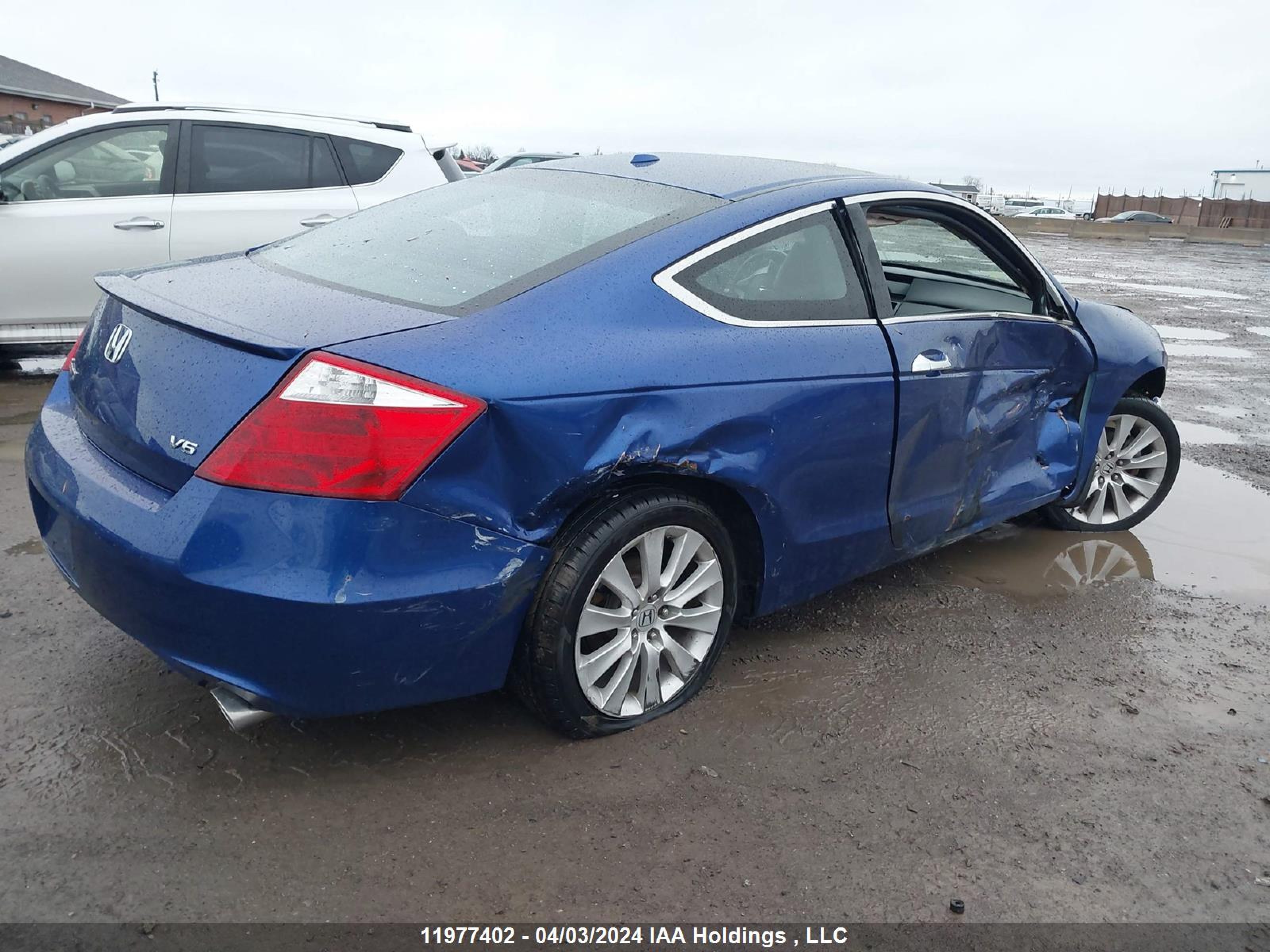 Photo 3 VIN: 1HGCS22828A800117 - HONDA ACCORD 