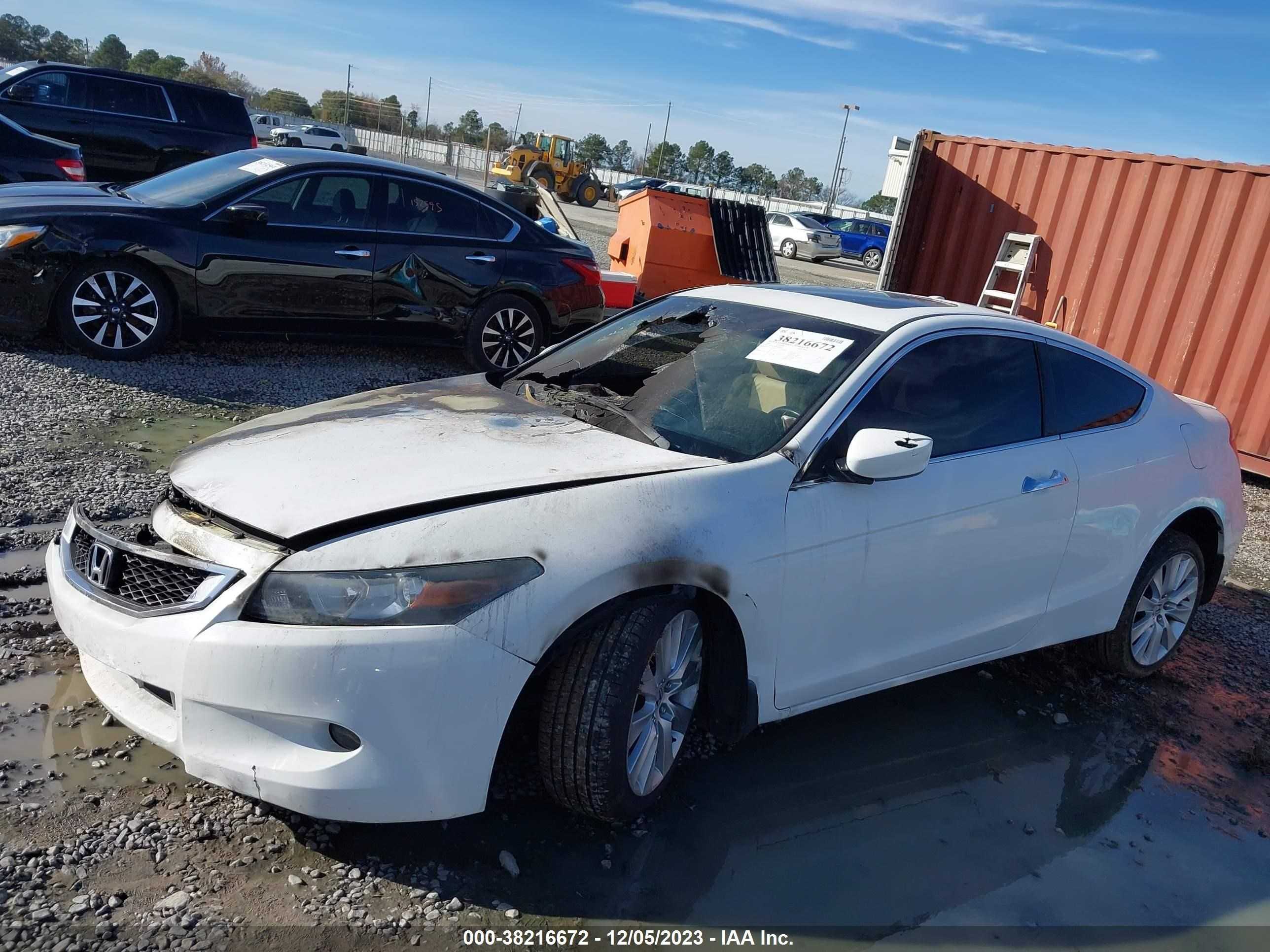 Photo 1 VIN: 1HGCS22838A007523 - HONDA ACCORD 