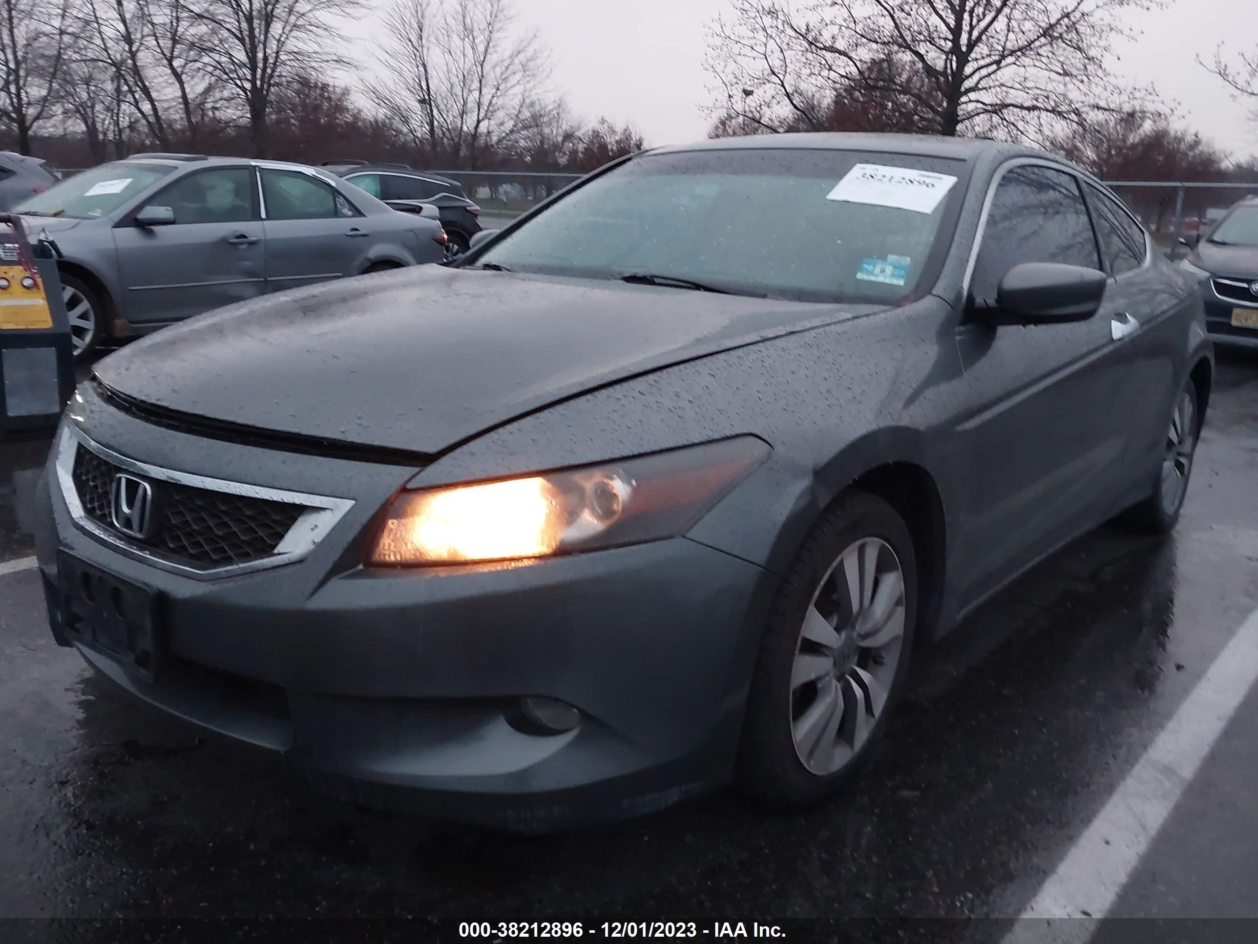 Photo 1 VIN: 1HGCS22878A002941 - HONDA ACCORD 