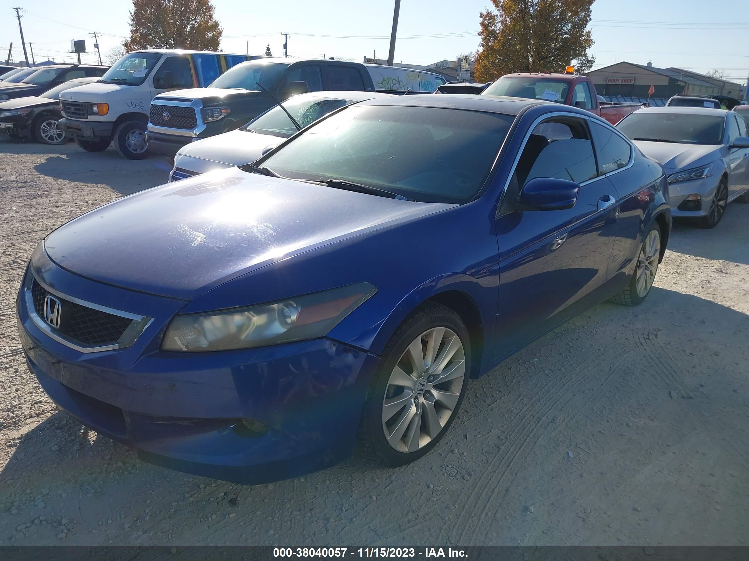 Photo 1 VIN: 1HGCS22898A004142 - HONDA ACCORD 