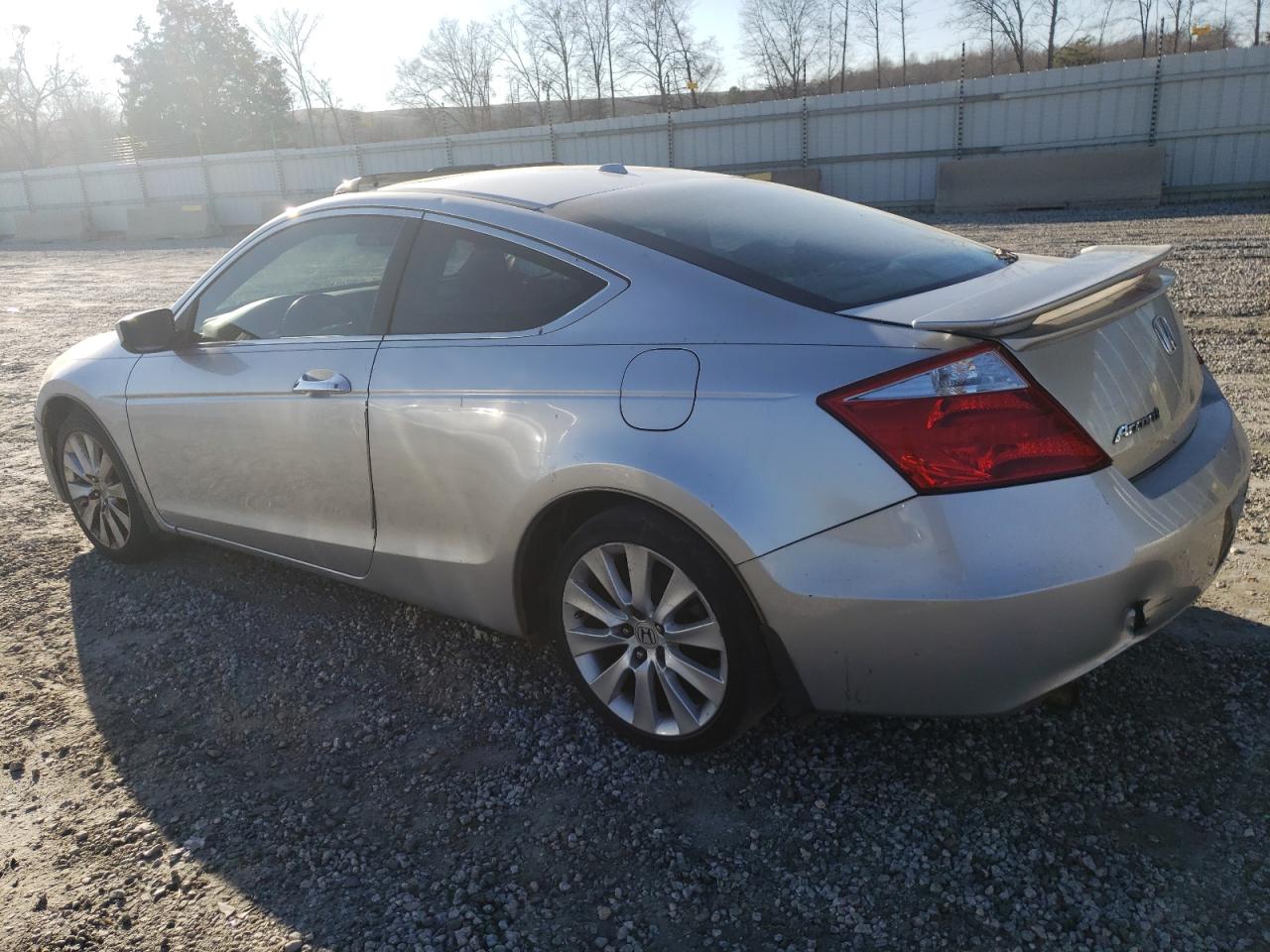 Photo 1 VIN: 1HGCS228X9A002563 - HONDA ACCORD 