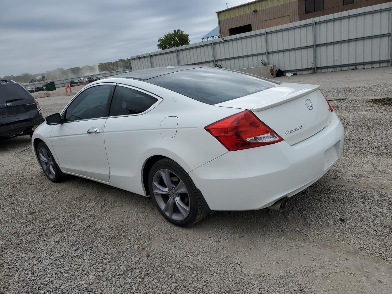 Photo 1 VIN: 1HGCS2A89BA004179 - HONDA ACCORD 